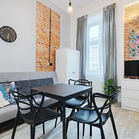 Aparthouse Center Apartment